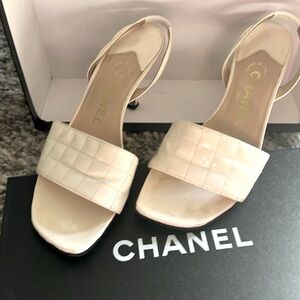 Vintage Chanel Cream Quilted Sandals. Size 6.5
